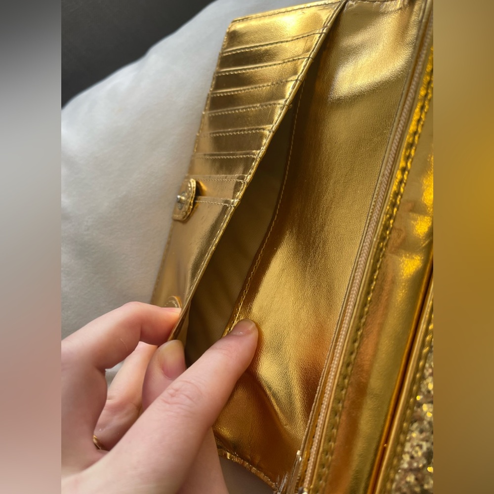 Gold Hello Kitty “May Luck Come to You” Wallet - Picture 8 of 14
